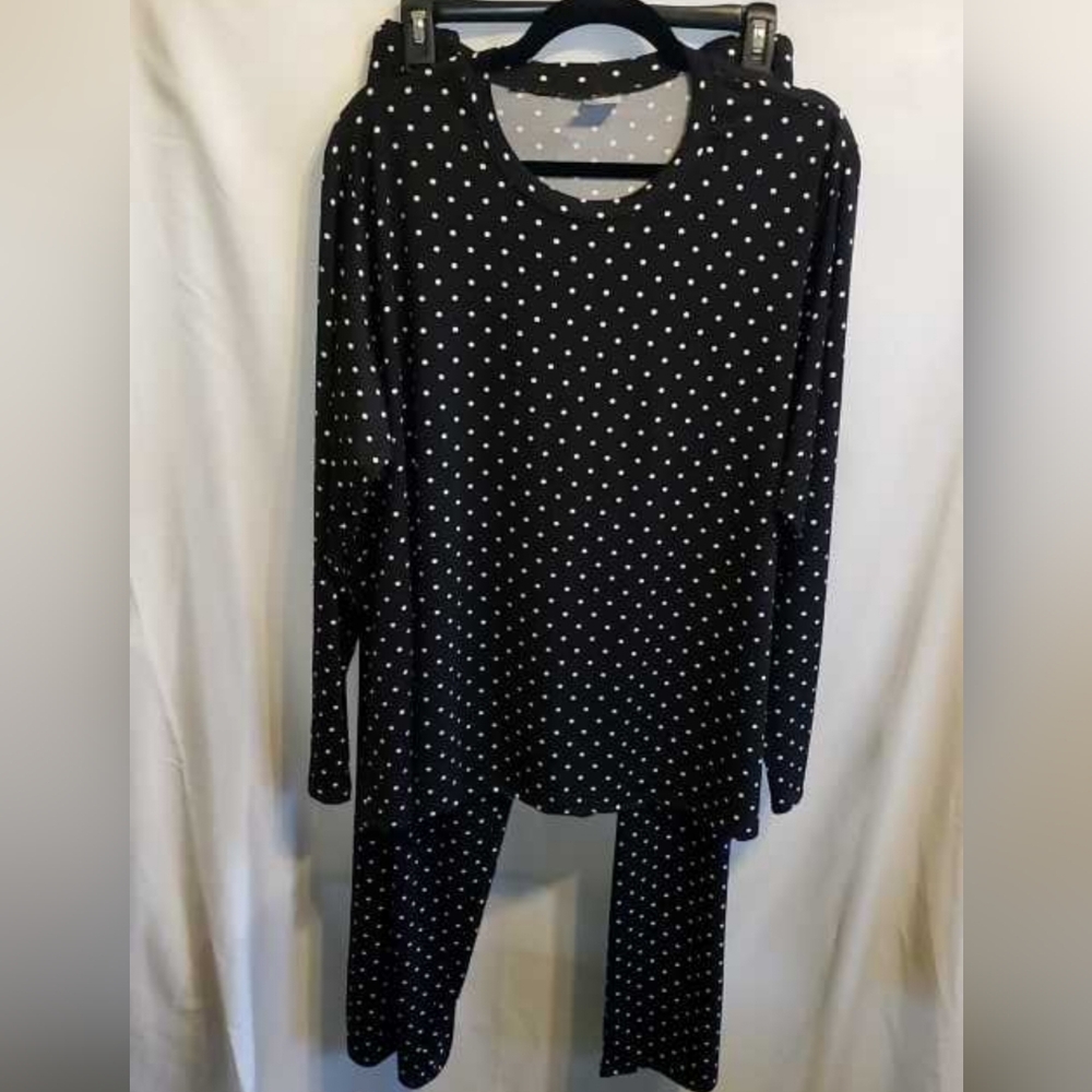 ✨️New Pajama/Lounge Set Real Essentials Black and White Polka Dot Set
